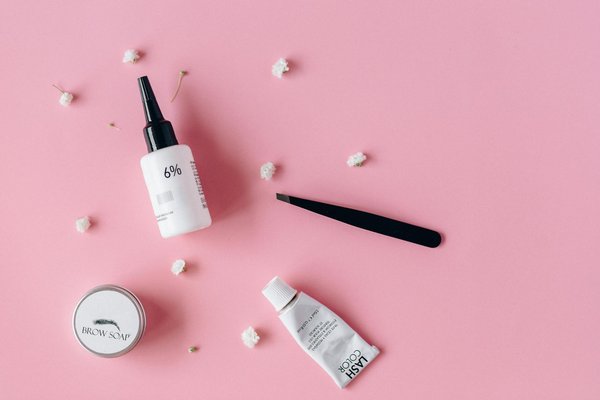 Quelles sont les pièces de mode féminine à investir pour un style intemporel ?